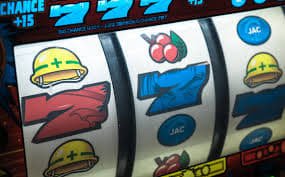 batman68 မိုဘိုင်း APP ဖြင့် Live Casino Roulette Dragon Tiger ကစားနေမှု